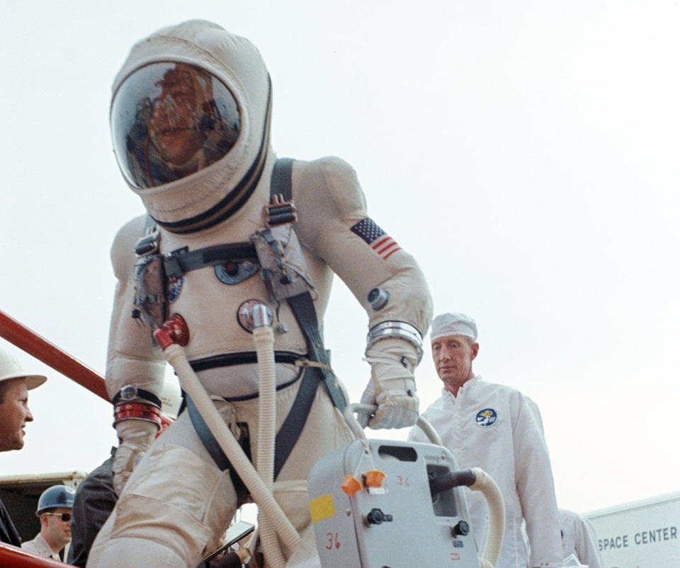 Remembering Jim Lovell A Life of Courage, Command, and Triumphant Failure