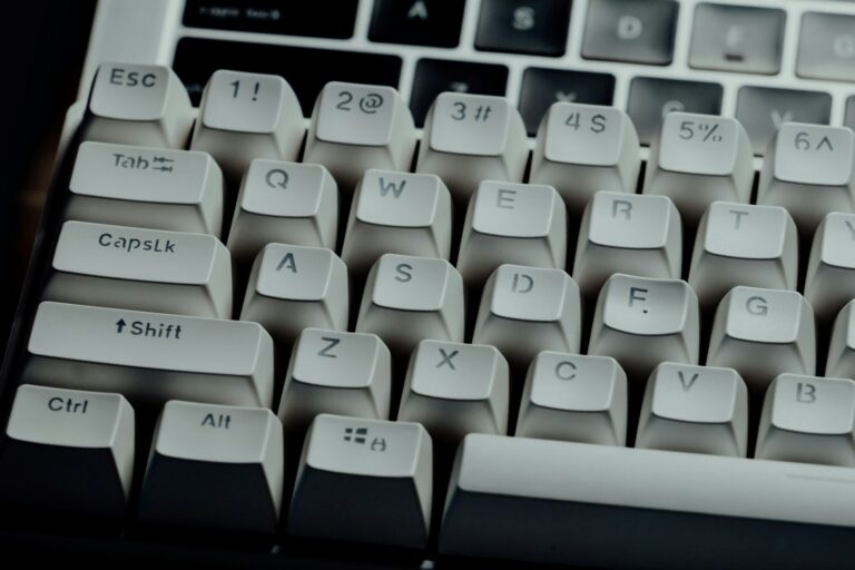 34 Useful Keyboard Shortcuts for the Windows Command Prompt