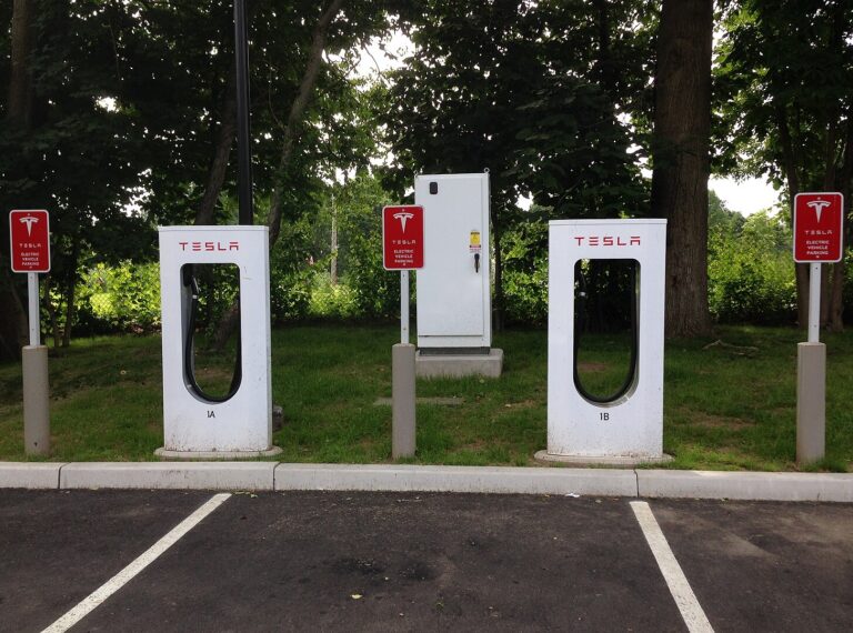The Ultimate 2026 Guide to Using Tesla Superchargers: Step-by-Step Instructions, Costs, and Pro Tips for Fast & Efficient Charging