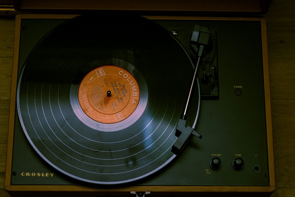 Feature image Best Record Player for 2024