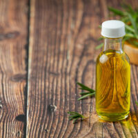 2025's Top Natural Oils for Radiant Skin: Benefits & Application Guide