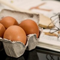 How Many Calories Are in an Egg? Complete Guide to Nutrition and Caloric Breakdown