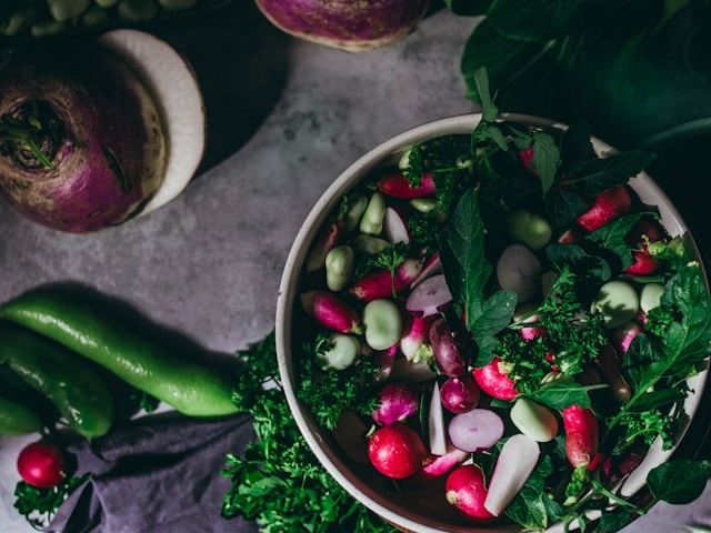 Feature image Healthiest Salad Dressings for Weight Loss