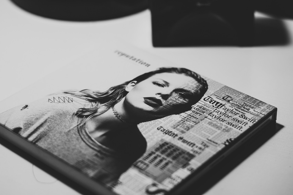 Feature image Discover the meaning behind Taylor Swift new single and explore popular fan theories. Dive into a detailed lyric analysis, musical style, and the cultural impact of her surprise release.
