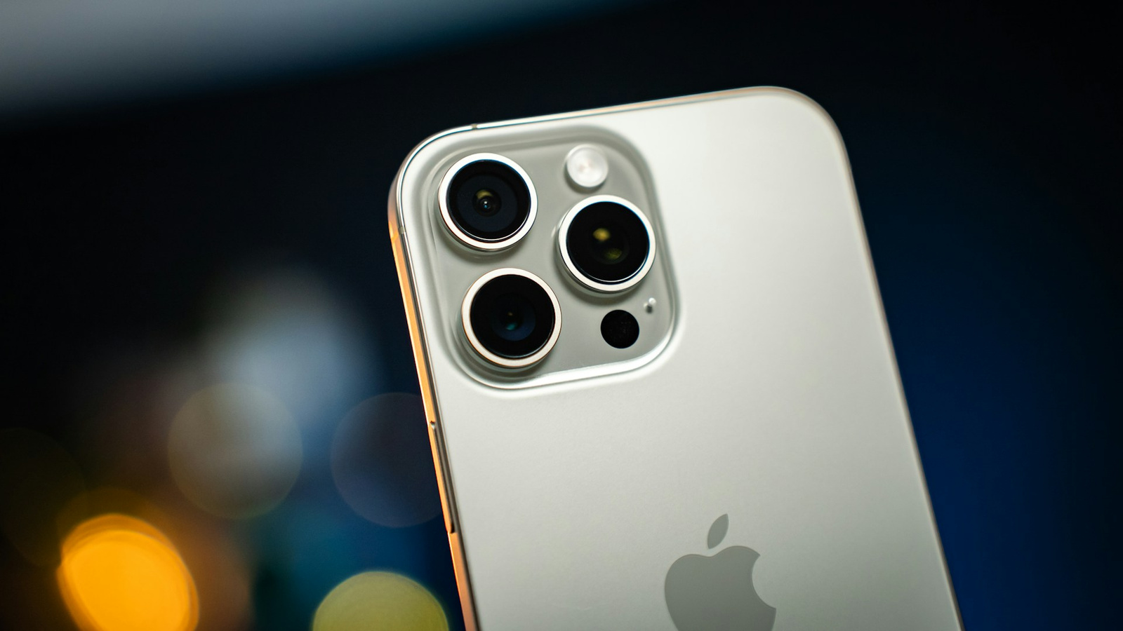 Feature image iPhone 16 Pro Max