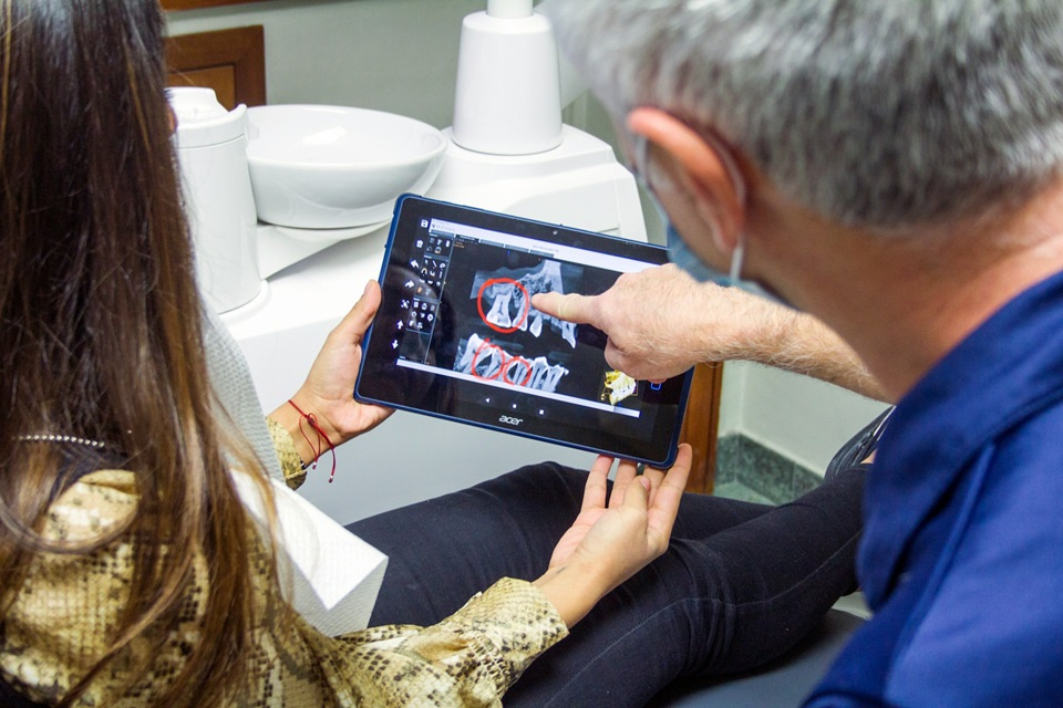 Feature image Understanding Dry Sockets and Wisdom Teeth: Causes, Symptoms, and Treatment