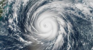 Hurricane Kiko inches toward Hawaii with weakening but still perilous conditions